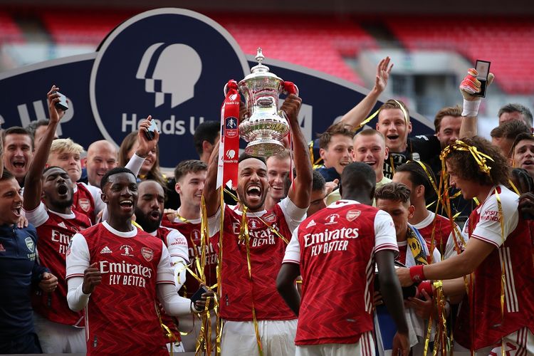 Arsenal juara